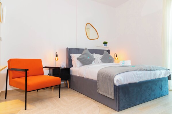 Comfort Studio, Balcony, City View | In-room safe, iron/ironing board, free WiFi