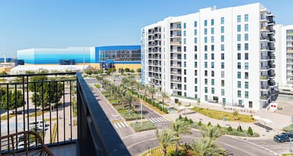 Bloomfields Modern STU in Waters Edge