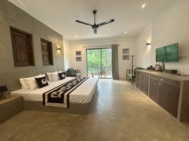 Quarto quádruplo família, banheiro privativo, vista para o jardim | Roupas de cama de algodão egípcio, roupas de cama premium