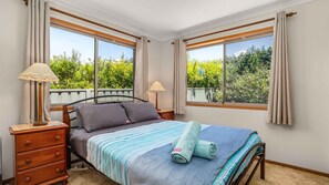 3 bedrooms, desk, iron/ironing board, travel cot