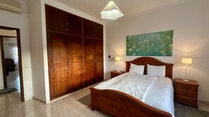 2 bedrooms, iron/ironing board, free WiFi, bed sheets - Casa do Algarve by Check-in Portugal (Albufeira)