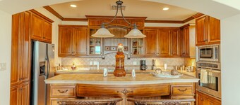 CR Luxury Montebello 1D 3 Bdrm