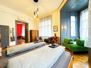 5 bedrooms, desk, iron/ironing board, free WiFi