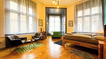 5 habitaciones, escritorio, tabla de planchar con plancha y wifi gratis