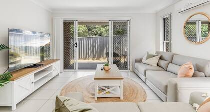 Contemporary Chic on CBD Fringe!