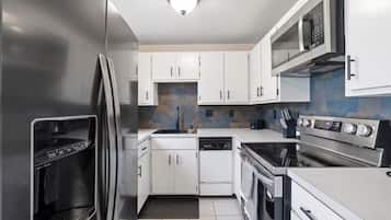 Micro-ondas, fogão, cooktop, lava-louças