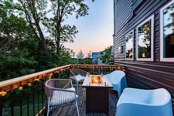 House | 3 bedrooms, desk, Internet