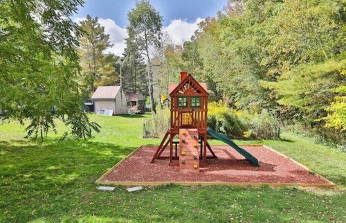 Perfect Lodge /w Gameroom Center of Hunter MT 10