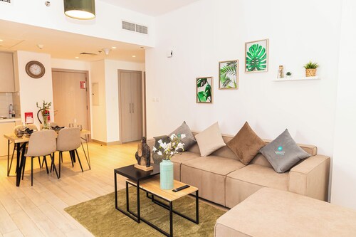 Bloomfields Stylish 1BR in Waters Edge