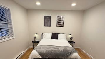 3 bedrooms, travel crib, WiFi, bed sheets