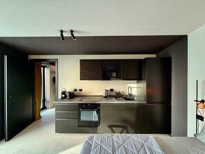 Tremannsrom – comfort, hageutsikt | Safe på rommet, blendingsgardiner, lydisolert og wi-fi (inkludert)