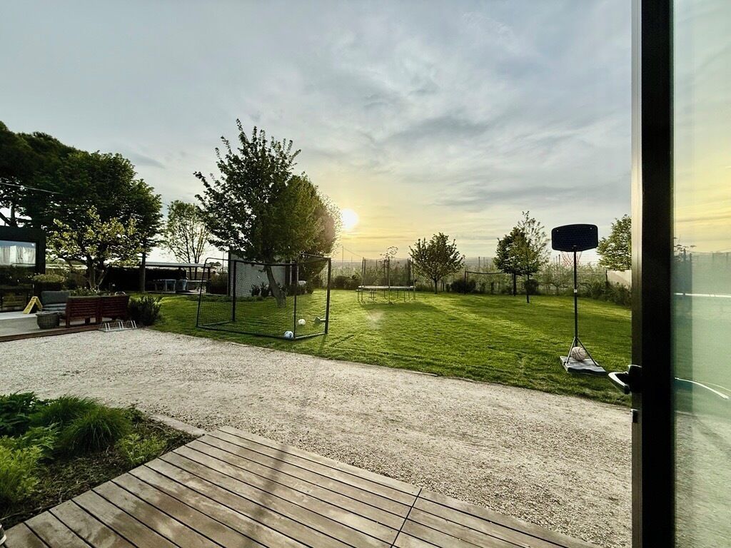 Comfort-Dreibettzimmer, Gartenblick | Terrasse/Patio