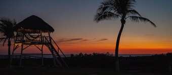 House in Puerto Escondido, Playa Palmarito: 3 bedrooms 3 bathrooms, pool and garden