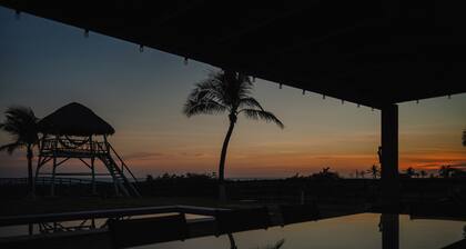 House in Puerto Escondido, Playa Palmarito: 3 bedrooms 3 bathrooms, pool and garden