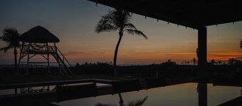 House in Puerto Escondido, Playa Palmarito: 3 bedrooms 3 bathrooms, pool and garden