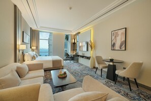 1 多间卧室、高档床上用品、加厚床垫、迷你吧