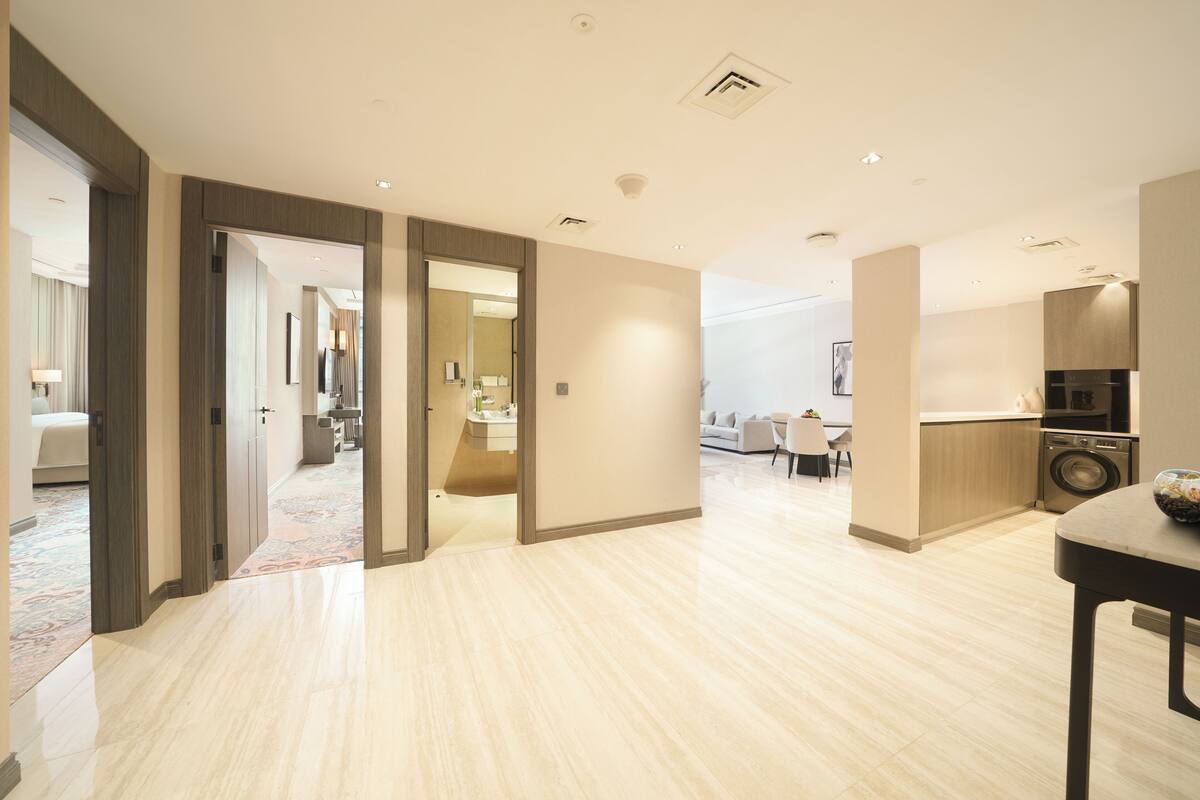 Premium bedding, pillow-top beds, minibar, in-room safe