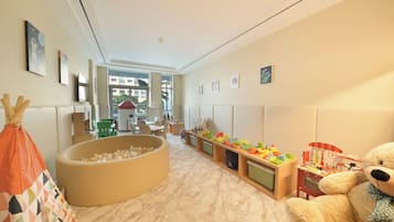 Childrenâs play area â indoor