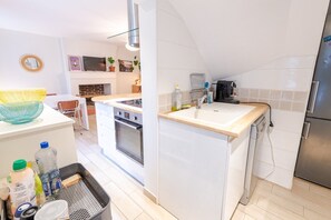 Private kitchen - The Tourangeau souplex with garden (Tours)
