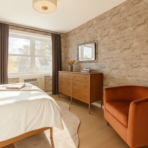 Unclassified image, 3 of 17, button