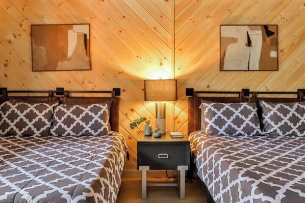 WiFi, bed sheets - Perfect Lodge /w Gameroom Center of Hunter MT 11 (Hunter)