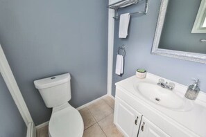 提供毛巾、番梘、廁紙