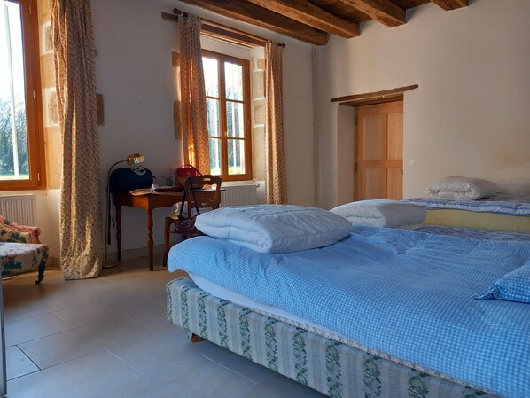 5 Schlafzimmer, Bügeleisen/Bügelbrett, Reisekinderbett, WLAN