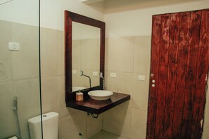 Apartment | Bathroom | Shower, towels, toilet paper