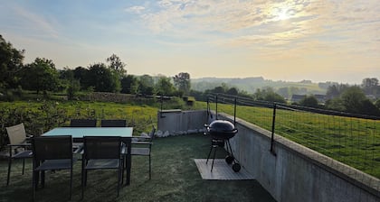 L'impasse de la colline. Opal Coast.