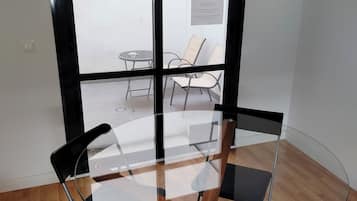 Studio 5 - Ground Floor | Terrasse/Patio