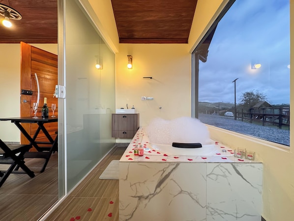 Interior - Chalet At The Time Of Love (Piedade)