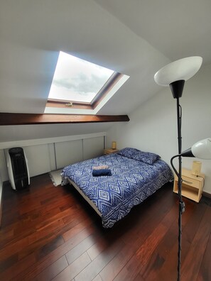 2 chambres, fer et planche à repasser, Wi-Fi gratuit, draps fournis