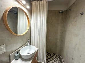 Apartment | Bathroom - Rent Up - Moderno Depto en Recoleta (Buenos Aires)