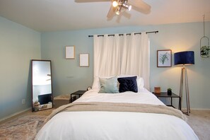 2 bedrooms, iron/ironing board, WiFi, bed sheets - Cozy 2-bedroom condo in amazing Phoenix with WiFi, AC (Phoenix)