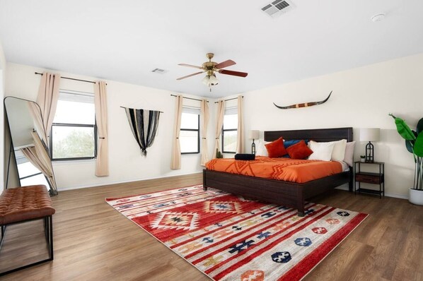 4 bedrooms, iron/ironing board, WiFi, bed sheets