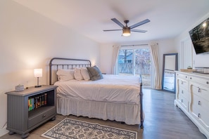 House | 3 bedrooms - Cozy Family Haven in Sparks - Pet Friendly - Fenced Yard (Sparks)