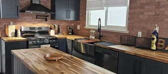 Cozy Family Haven in Sparks - Pet Friendly - Fenced Yard