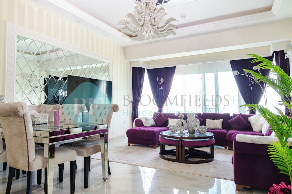 Bloomfields Grandeur 3BR in Wave Tower