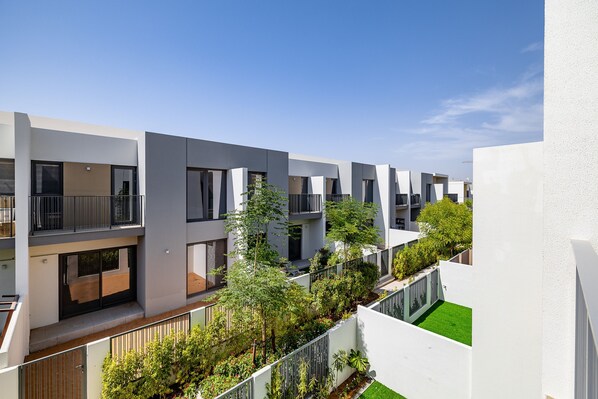 Apartment | 4 bedrooms - Tilal AL Ghaf 067 in Dubai (Dubai)