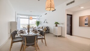 3 bedrooms - Azure Residences 317 Luxury 2bdr Palm (Dubai)