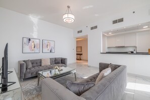 Huoneisto, tupakointi sallittu | 4 makuuhuonetta