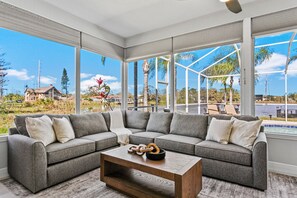 Casa (Multiple Bedrooms) | Parte interna