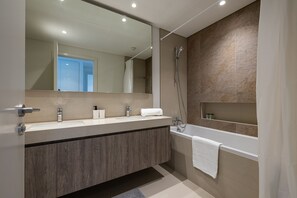 3 bedrooms - Downtown Views 1005 in Dubai (Dubai)