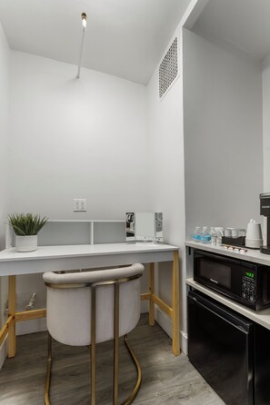 Habitacions insonoritzades, planxa i posts de planxar i wifi gratuïta 