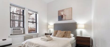 Deluxe Double Room | Soundproofing, iron/ironing board, free WiFi, bed sheets