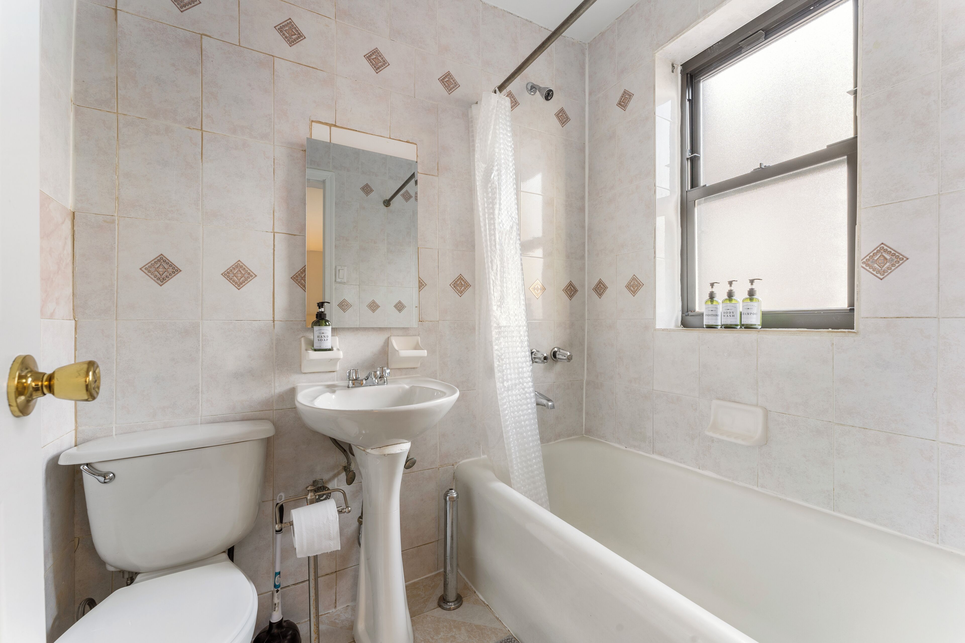 Superior Double or Twin Room | Bathroom | Hair dryer, soap, shampoo, toilet paper