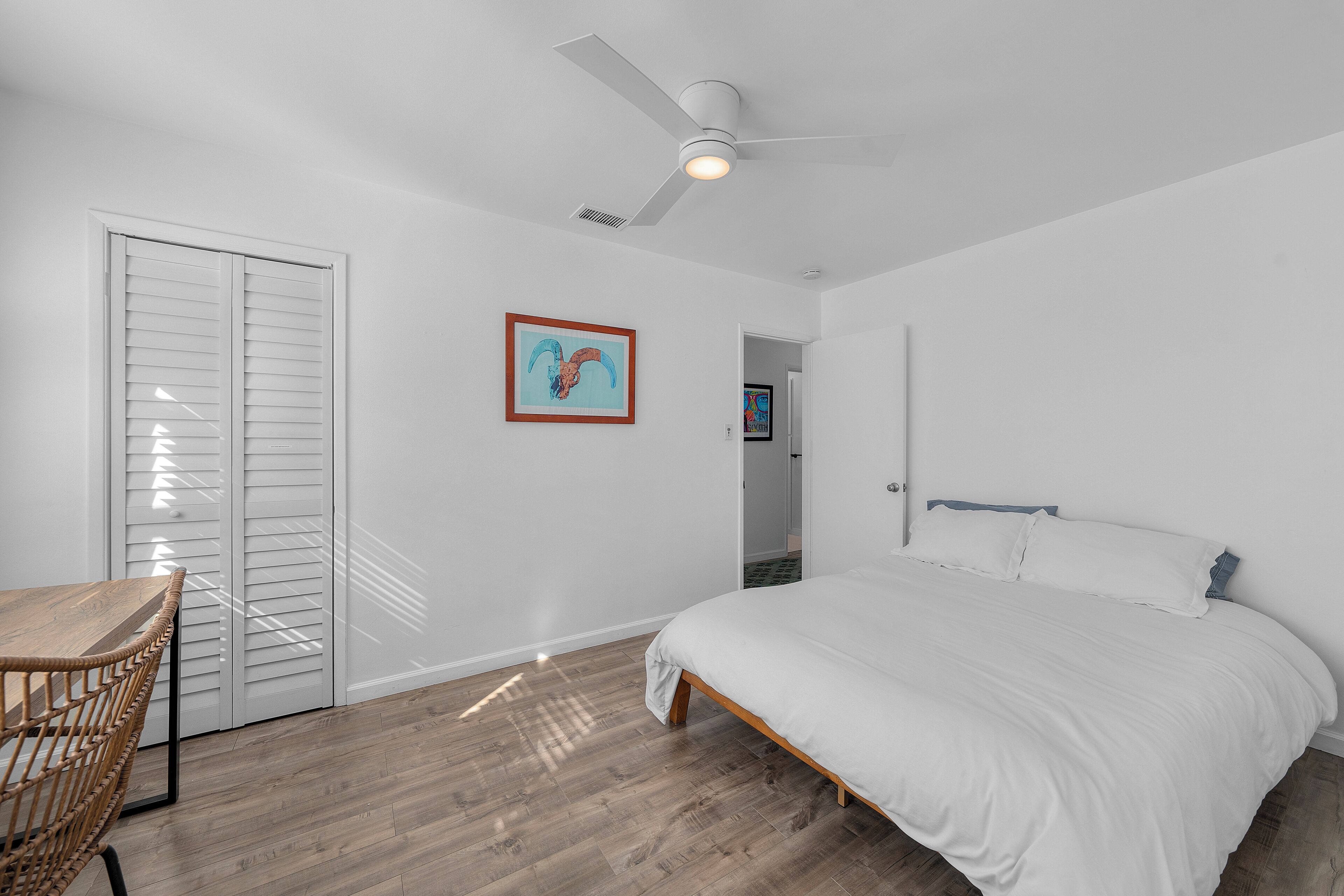 3 bedrooms, iron/ironing board, WiFi, bed sheets