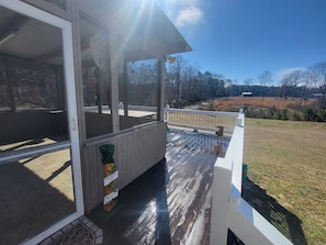 Property grounds - Cozy 3-bedroom 2 bath,5beds mobile home. Close to a boat launch. Covered parking (Many)