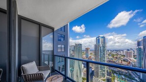 Balcony - Cityscape Retreat Stylish 1BR (Miami)