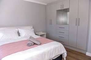 House, 3 Bedrooms, Accessible, Smoking | 4 bedrooms - Bessie on Vondeling - Relax in Style at Bessie, Langebaan's Coziest Holiday Home (Langebaan)